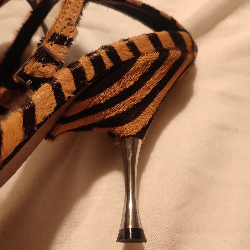 Shoes - Picture 4 of 11